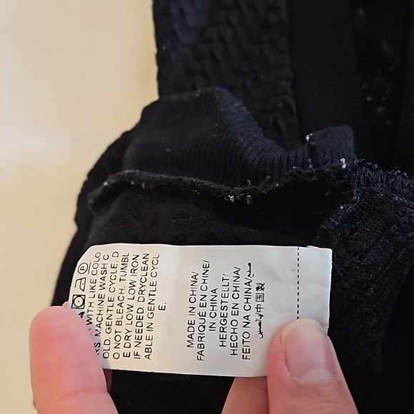 🩴Black Crop Sweater Vest Size L - Picture 5 of 7